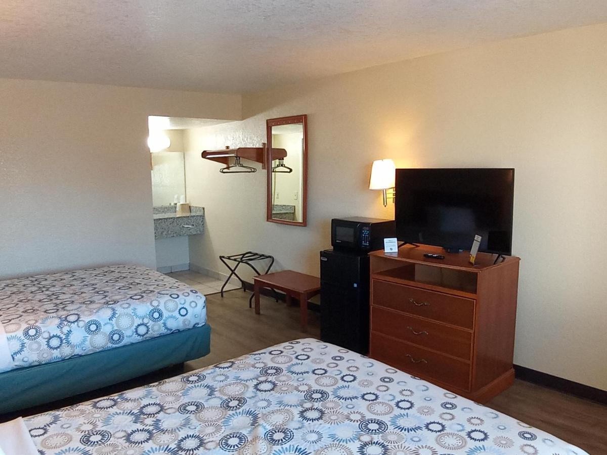 Hole Inn The Wall Hotel - Fort Walton Beach - Sunset Plaza - Nearby Beaches & Hurlburt מראה חיצוני תמונה