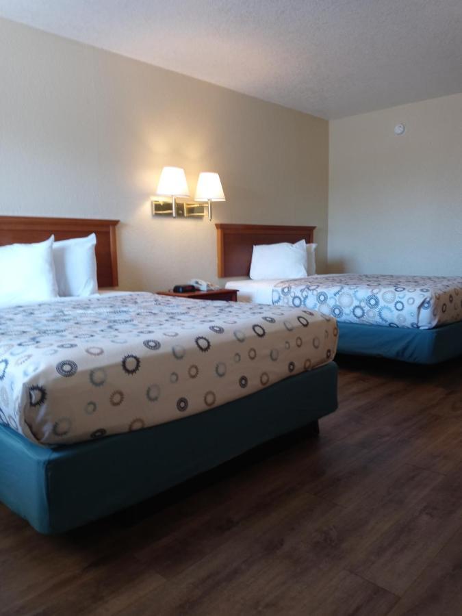 Hole Inn The Wall Hotel - Fort Walton Beach - Sunset Plaza - Nearby Beaches & Hurlburt מראה חיצוני תמונה