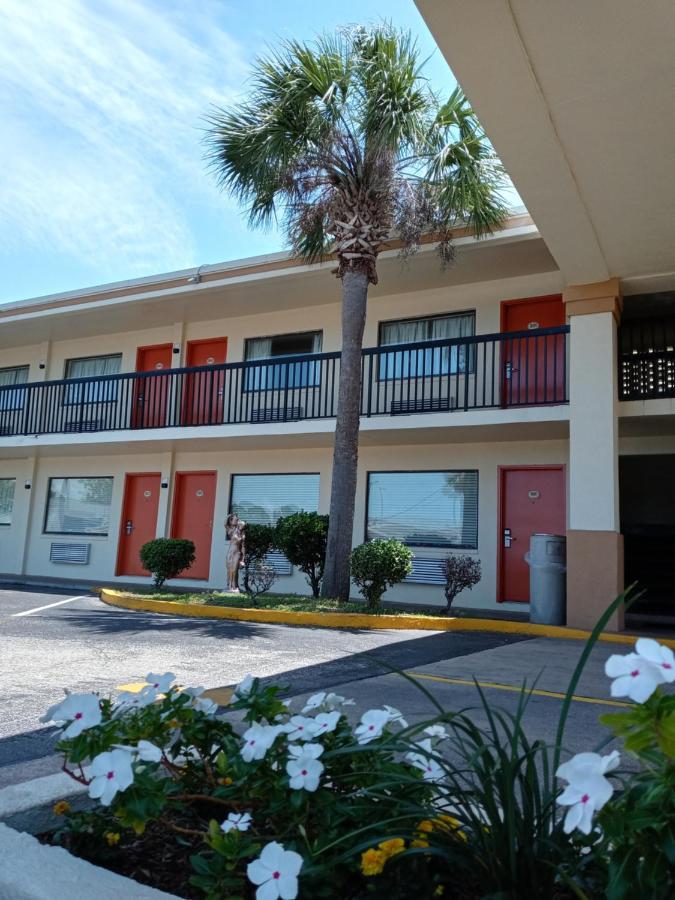 Hole Inn The Wall Hotel - Fort Walton Beach - Sunset Plaza - Nearby Beaches & Hurlburt מראה חיצוני תמונה