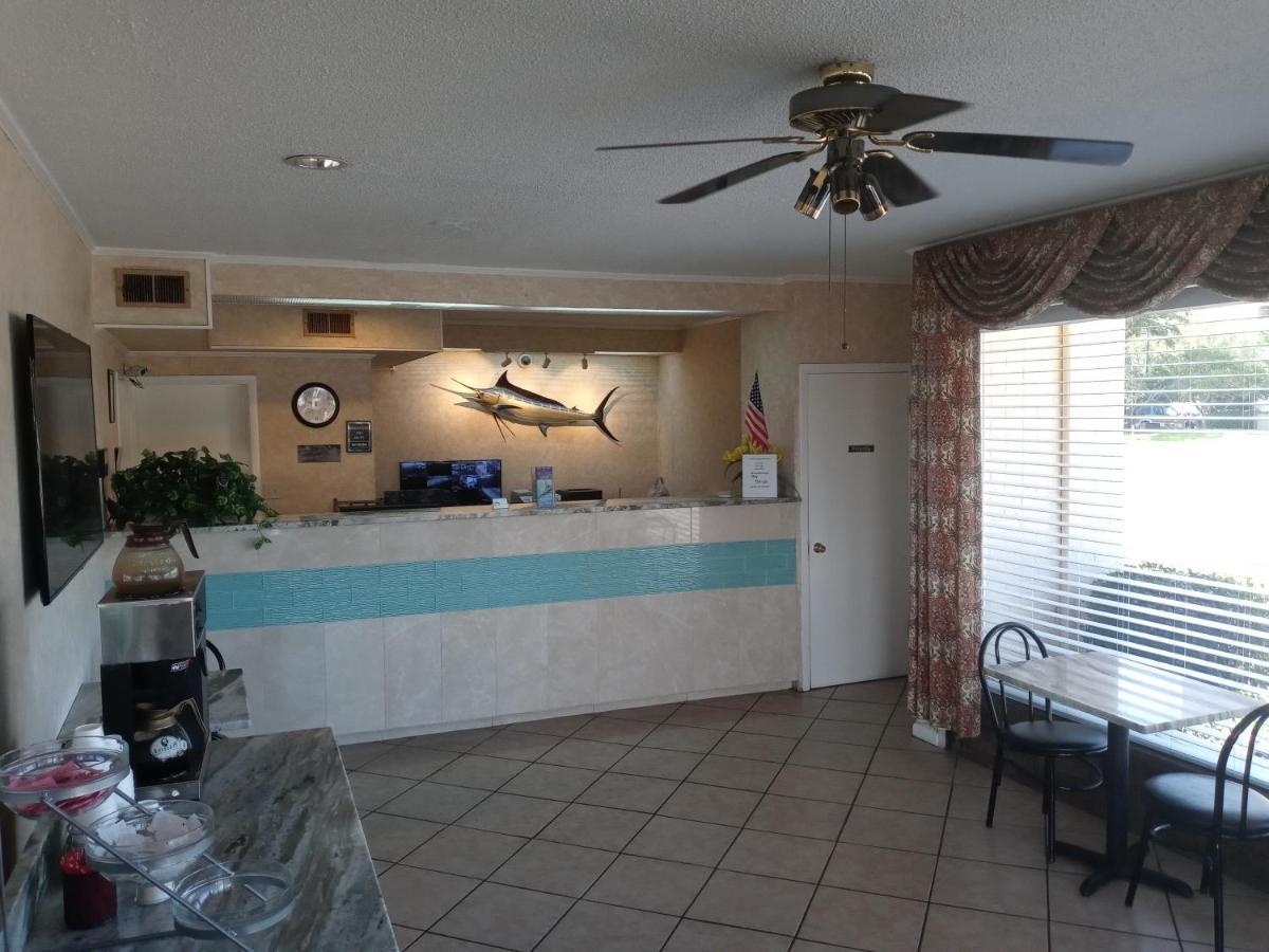 Hole Inn The Wall Hotel - Fort Walton Beach - Sunset Plaza - Nearby Beaches & Hurlburt מראה חיצוני תמונה