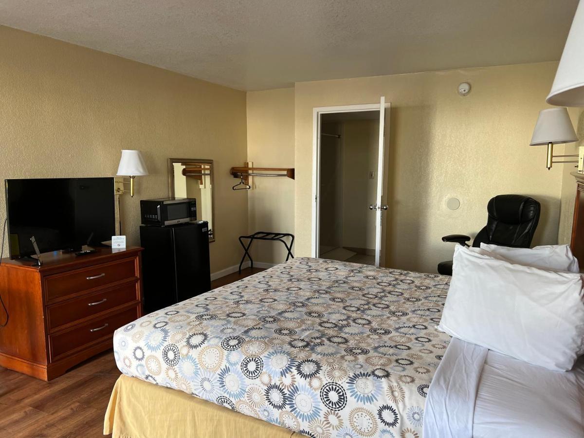 Hole Inn The Wall Hotel - Fort Walton Beach - Sunset Plaza - Nearby Beaches & Hurlburt מראה חיצוני תמונה
