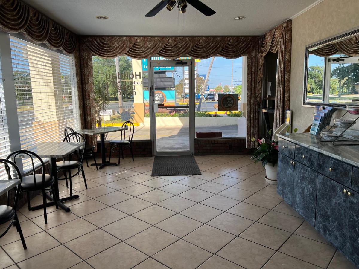 Hole Inn The Wall Hotel - Fort Walton Beach - Sunset Plaza - Nearby Beaches & Hurlburt מראה חיצוני תמונה