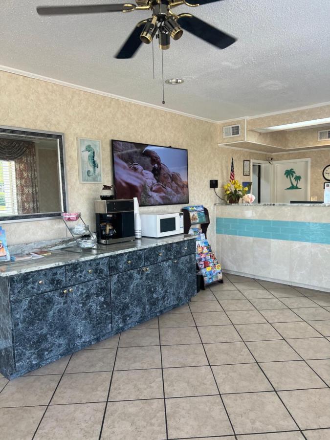 Hole Inn The Wall Hotel - Fort Walton Beach - Sunset Plaza - Nearby Beaches & Hurlburt מראה חיצוני תמונה