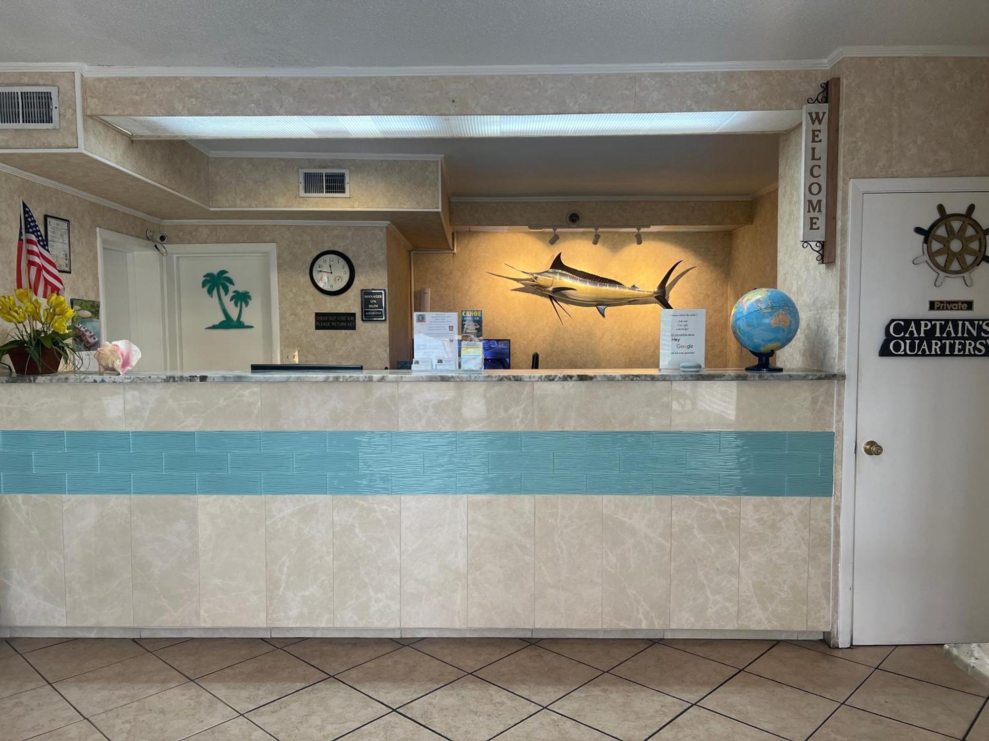Hole Inn The Wall Hotel - Fort Walton Beach - Sunset Plaza - Nearby Beaches & Hurlburt מראה חיצוני תמונה