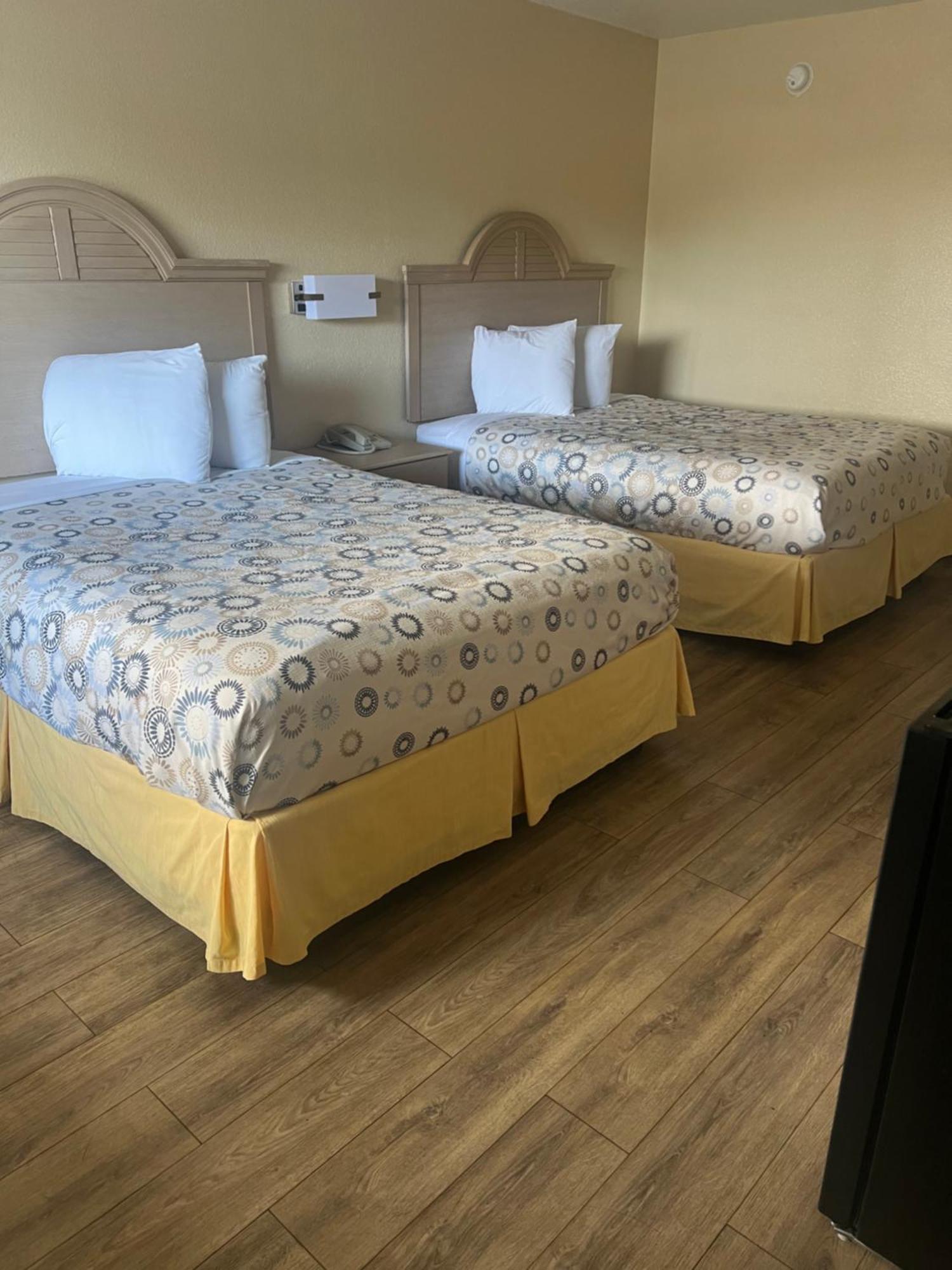 Hole Inn The Wall Hotel - Fort Walton Beach - Sunset Plaza - Nearby Beaches & Hurlburt מראה חיצוני תמונה