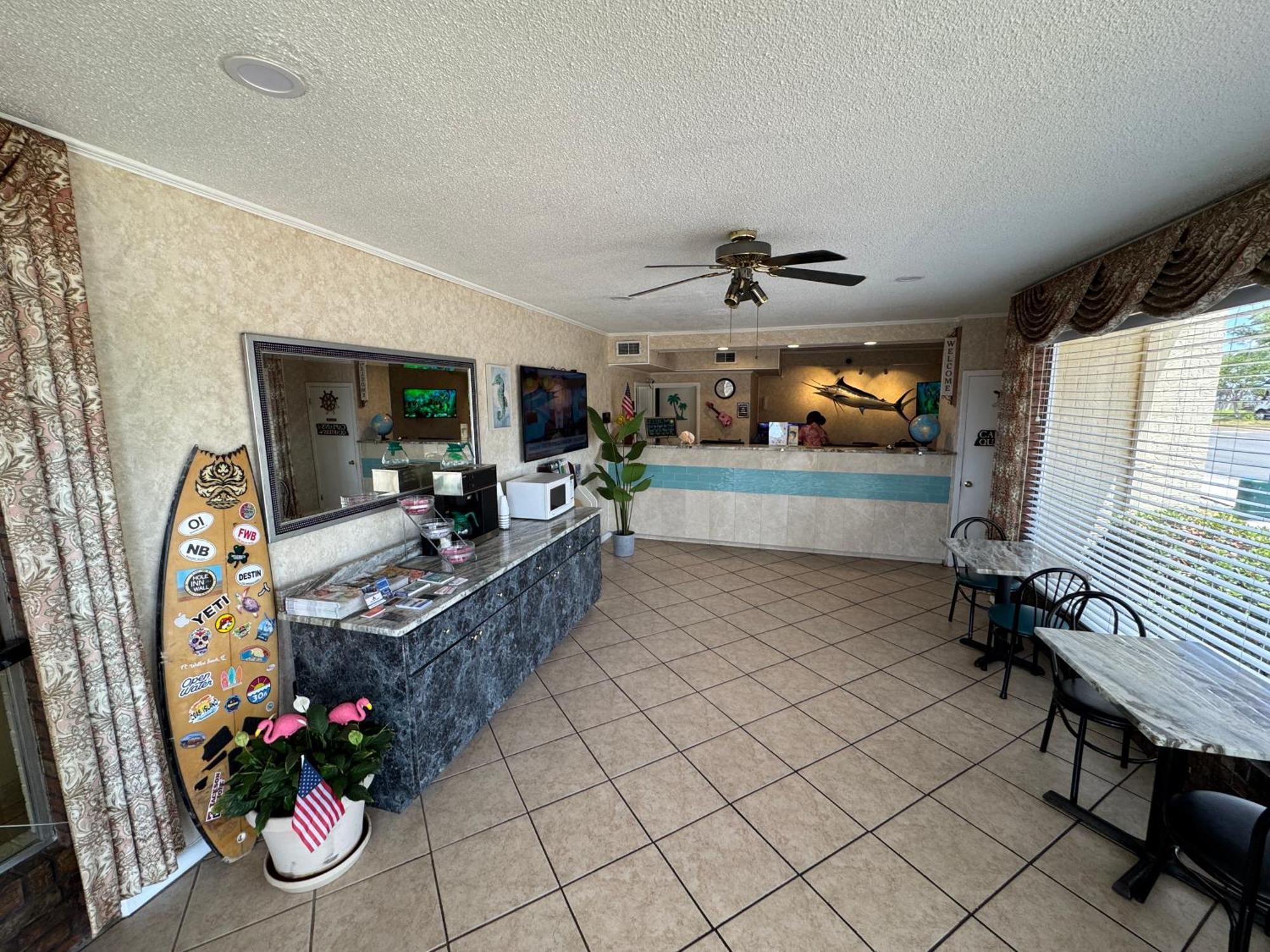 Hole Inn The Wall Hotel - Fort Walton Beach - Sunset Plaza - Nearby Beaches & Hurlburt מראה חיצוני תמונה