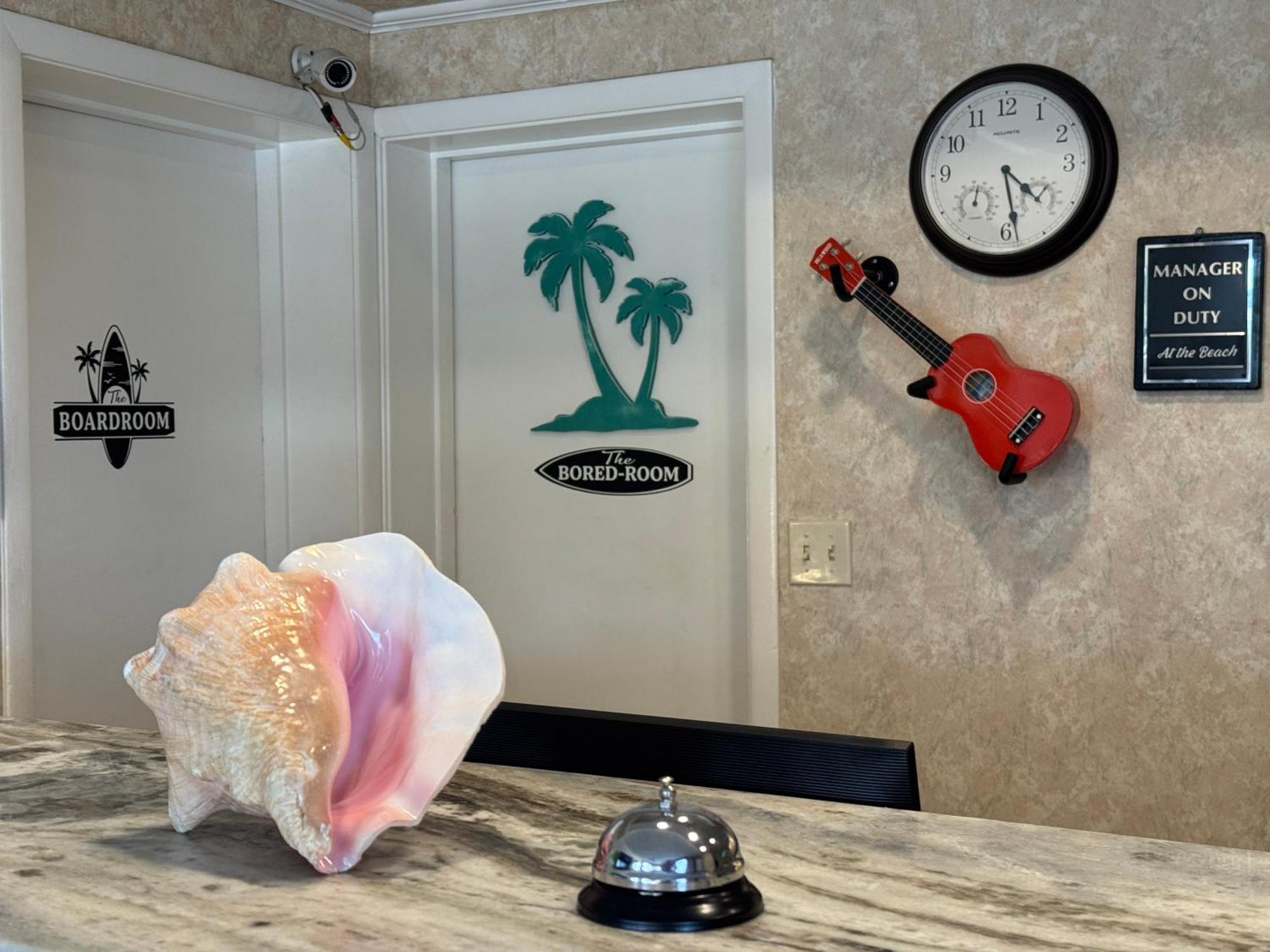 Hole Inn The Wall Hotel - Fort Walton Beach - Sunset Plaza - Nearby Beaches & Hurlburt מראה חיצוני תמונה